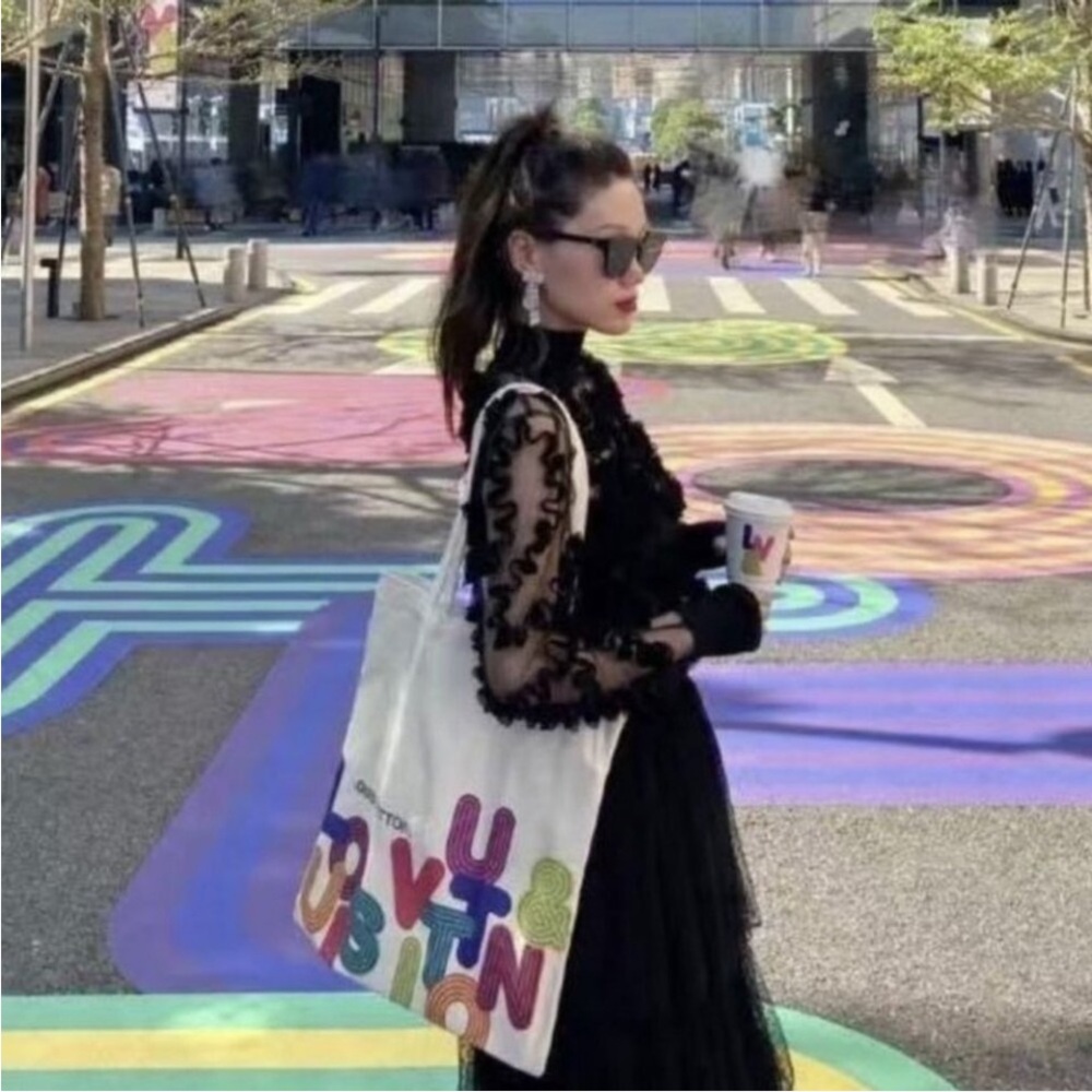 NWT Louis Vuitton Collab Exhibition City Tote Canvas Limited Edition - Picture 12 of 16